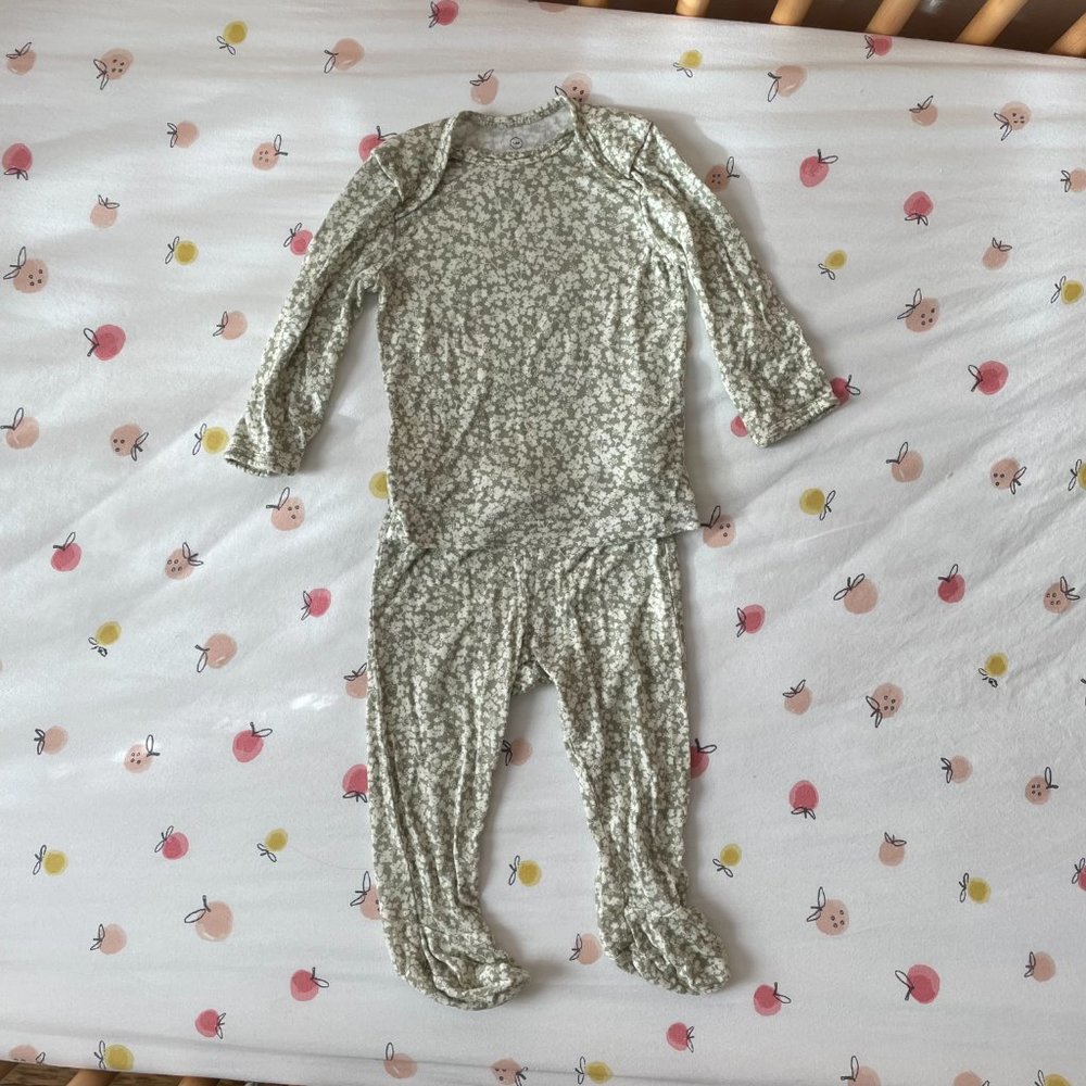 Solly Baby Sleeper in Floral Olive pattern